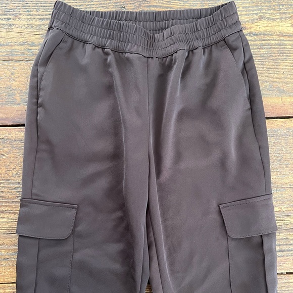 Banana Republic Joggers - Picture 2 of 7